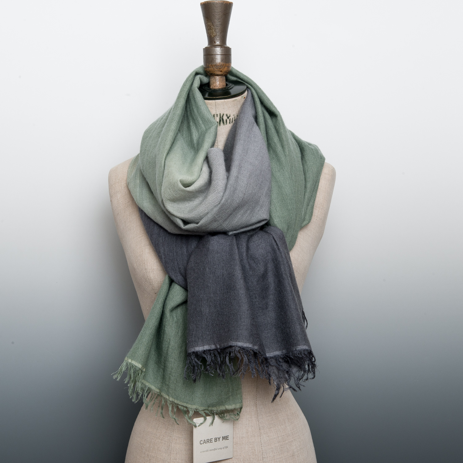 CASHMERE AND SILK GRADIENT STOLE