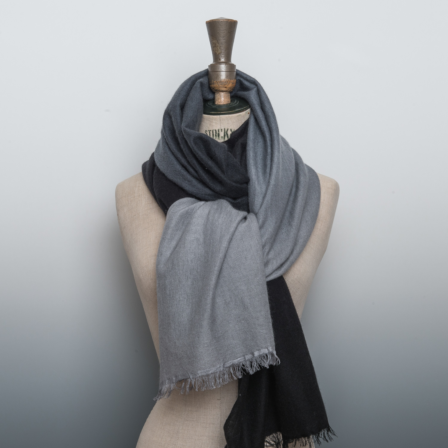 CASHMERE AND SILK GRADIENT STOLE