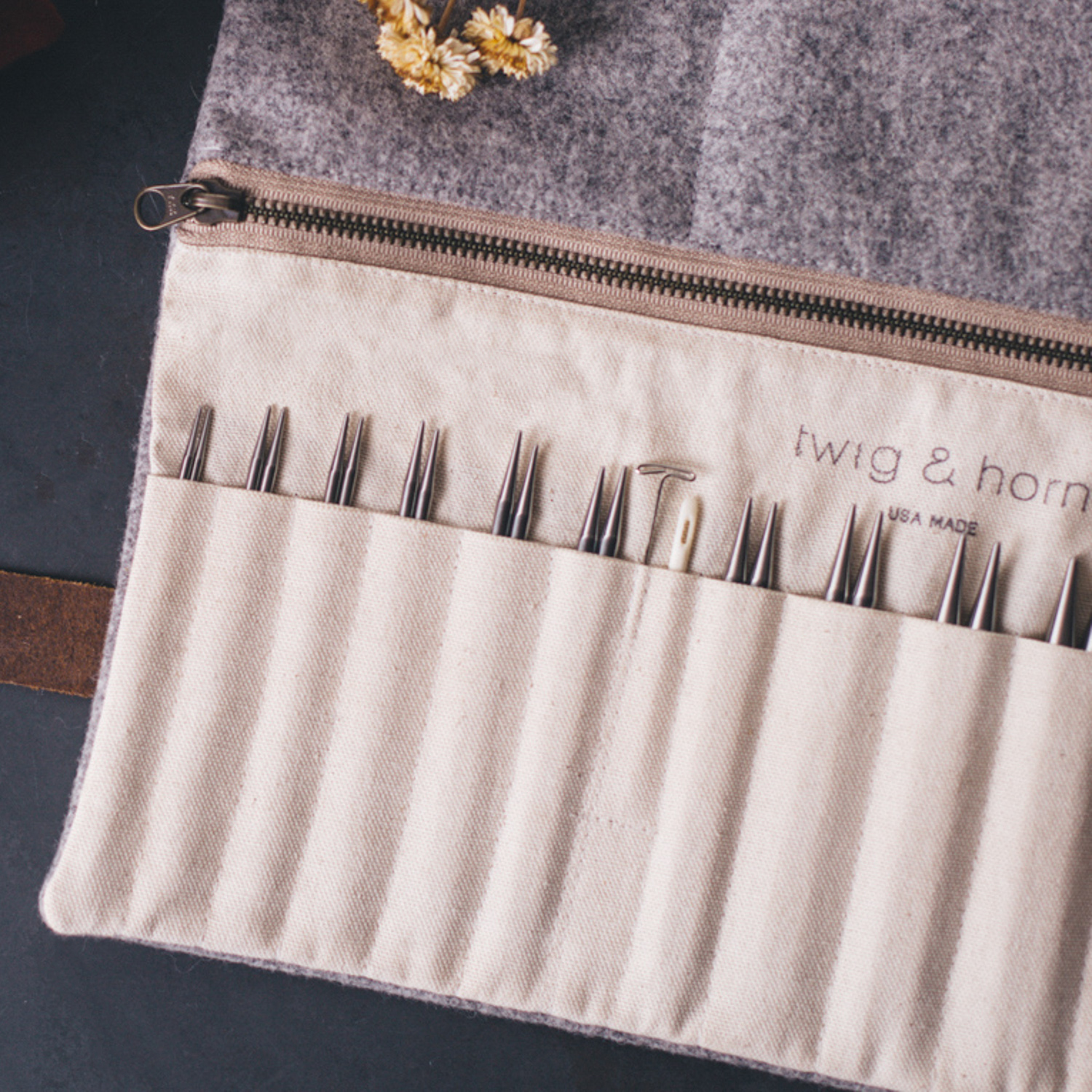 WOOL INTERCHANGEABLE NEEDLE CASE - Twig and Horn