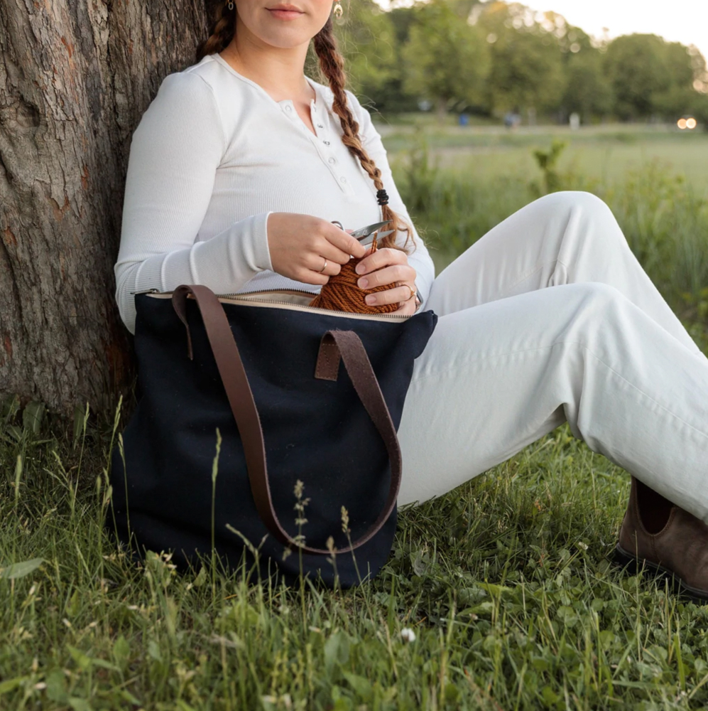 CANVAS TRAVELER'S TOTE - Twig and Horn