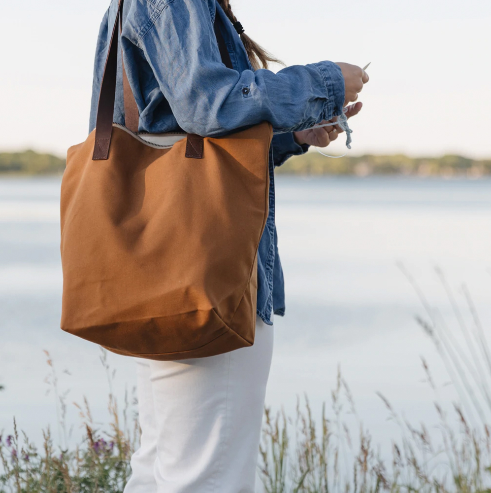 CANVAS TRAVELER'S TOTE - Twig and Horn